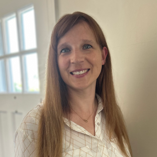 Julia Schneiders, PhD